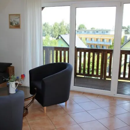 S42 A - Stilvolles Ferienhaus An Der Mueritz Mit Grossem Garten & Kamin In Roebel *