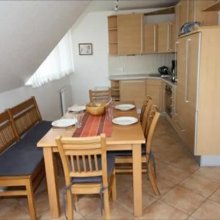 Casa de Férias S42 A - Stilvolles Ferienhaus An Der Mueritz Mit Grossem Garten & Kamin In Roebel